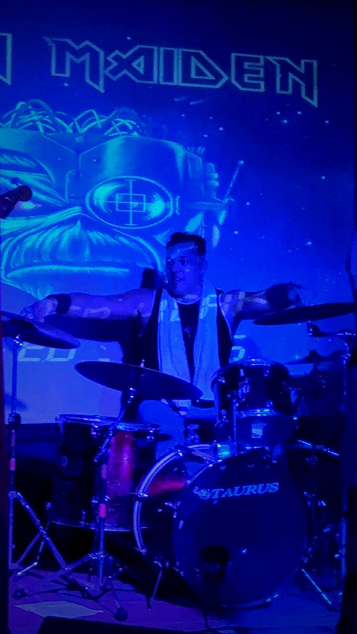 Runaway Steel — Baterista Iron Maiden